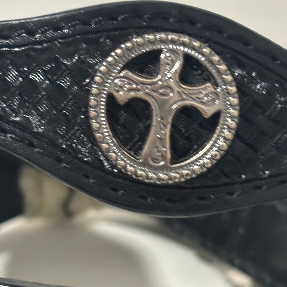 Vintage 1997 Ranger Western Belt Black Tooled Leather Silver Cross Conchos - Picture 5 of 6